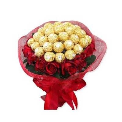Big Ferraro and Red Roses Bouquet-0