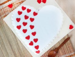 Vanilla heart shape cake-500